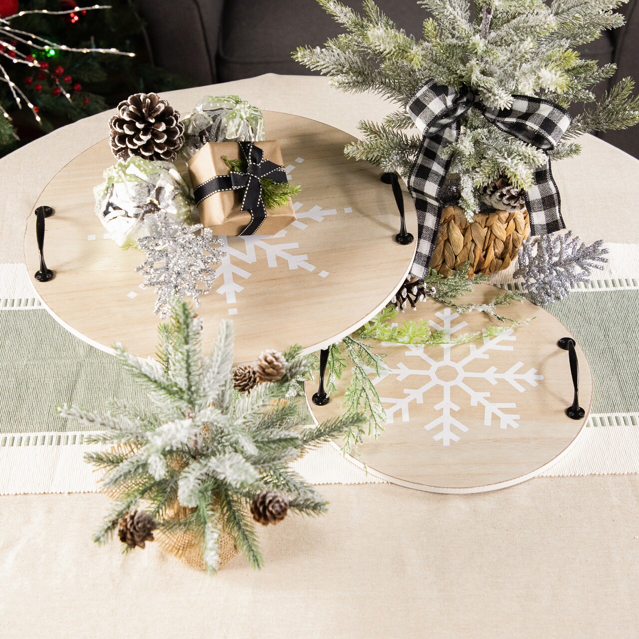 Northlight Round Snowflake Christmas Serving Trays with Handles - 15.75" - Set of 2
